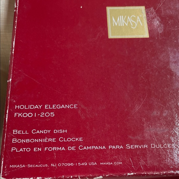Mikasa Holiday Elegance Bell Dish with Holly Design With Box - Picture 2 of 5